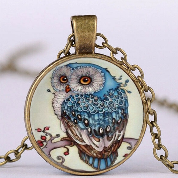 Necklace- NEW- Beautiful Blue Owl - Picture 1 of 1